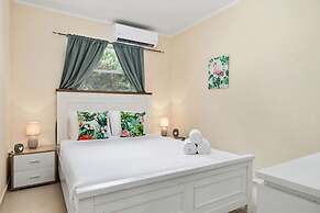 Cozy 3br2ba Great Location w Private Pool Patio