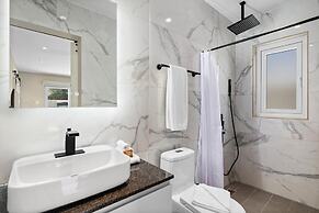 Brand NEW 1br2ba w Privatepool in Amazing Location