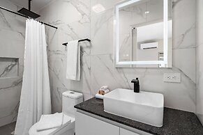 Brand NEW 1br2ba w Privatepool in Amazing Location