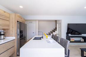 2br2 5BA Townhome - Fullyequipped - Pool - Parking