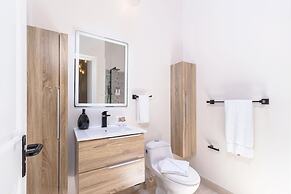 2br2 5BA Townhome - Fullyequipped - Pool - Parking