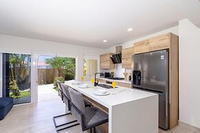 2br2 5BA Townhome - Fullyequipped - Pool - Parking