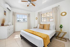 Cozy Central 4br3ba Home w Pvt Pool Largegarden