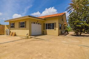 Cozy Central 4br3ba Home w Pvt Pool Largegarden