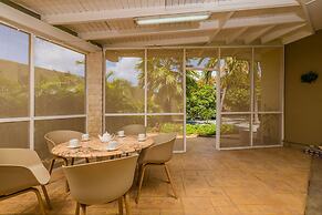 Cozy Central 4br3ba Home w Pvt Pool Largegarden