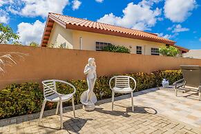 Cozy 1br1ba w Private Pool Patio Close 2 Beach