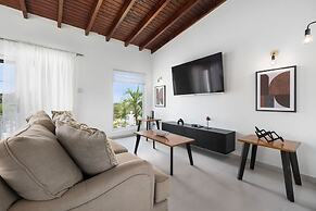 2BR Countryside Home w Sea Views Private Pool