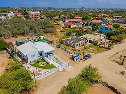 2BR Countryside Home w Sea Views Private Pool