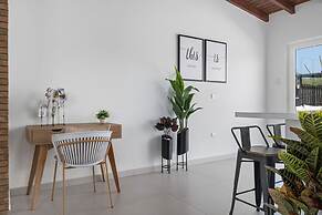 2BR Countryside Home w Sea Views Private Pool