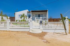 2BR Countryside Home w Sea Views Private Pool