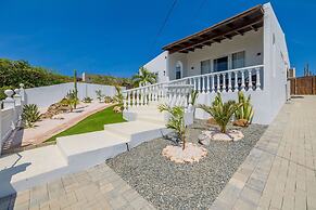 2BR Countryside Home w Sea Views Private Pool