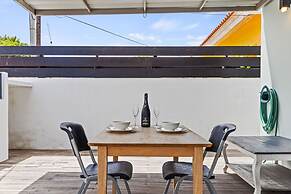 Brand NEW Central Modern Ground Studio With Pool