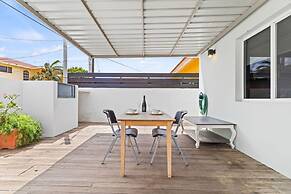 Brand NEW Central Modern Ground Studio With Pool