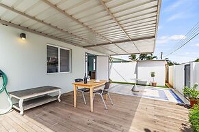 Brand NEW Central Modern Ground Studio With Pool