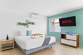 Brand NEW Central Modern Ground Studio With Pool