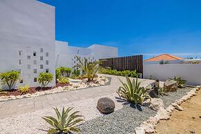 3BR 3BA Newly Built w Private Pool 5 min 2 Beach