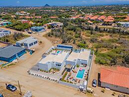 3BR 3BA Newly Built w Private Pool 5 min 2 Beach