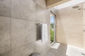 3BR 3BA Newly Built w Private Pool 5 min 2 Beach