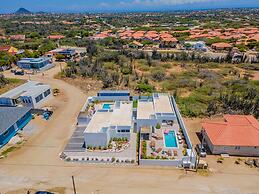 3BR 3BA Newly Built w Private Pool 5 min 2 Beach