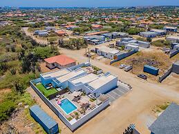 3BR 3BA Newly Built w Private Pool 5 min 2 Beach