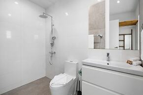 3BR 3BA Newly Built w Private Pool 5 min 2 Beach