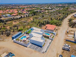 3BR 3BA Newly Built w Private Pool 5 min 2 Beach