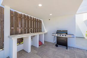 3BR 3BA Newly Built w Private Pool 5 min 2 Beach