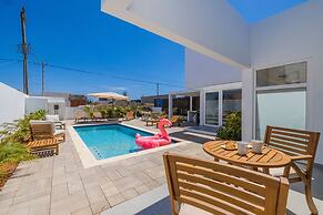 3BR 3BA Newly Built w Private Pool 5 min 2 Beach