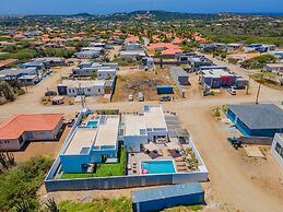 3BR 3BA Newly Built w Private Pool 5 min 2 Beach