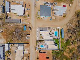 3BR 3BA Newly Built w Private Pool 5 min 2 Beach