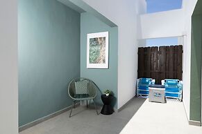 3BR 3BA Newly Built w Private Pool 5 min 2 Beach