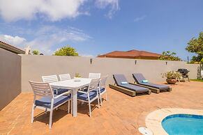 Beautiful 3br2ba Amazing Location w Private Pool