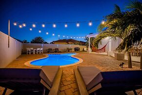 Beautiful 3br2ba Amazing Location w Private Pool