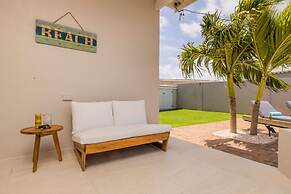 Beautiful 3br2ba Amazing Location w Private Pool