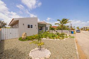 Beautiful 3br2ba Amazing Location w Private Pool