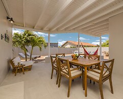 Beautiful 3br2ba Amazing Location w Private Pool