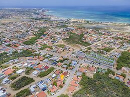 Beautiful 3br2ba Amazing Location w Private Pool