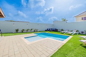 Brand NEW 3br2ba w Private Pool Amazing Location