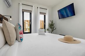 Brand NEW 3br2ba w Private Pool Amazing Location