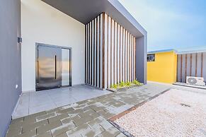 Brand NEW 3br2ba w Private Pool Amazing Location