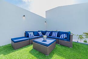 Brand NEW 3br2ba w Private Pool Amazing Location