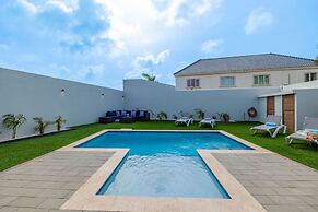 Brand NEW 3br2ba w Private Pool Amazing Location