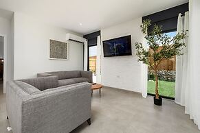 Brand NEW 3br2ba w Private Pool Amazing Location