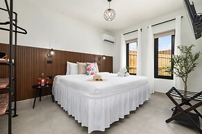 Brand NEW 3br2ba w Private Pool Amazing Location