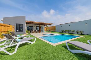 Brand NEW 3br2ba w Private Pool Amazing Location