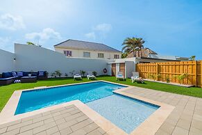 Brand NEW 3br2ba w Private Pool Amazing Location