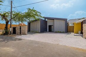 Brand NEW 3br2ba w Private Pool Amazing Location