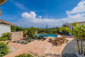 Caribbean Charm Serene Santa Lucia Sunny Pool