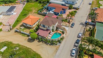 Cozy Tranquil 3BR 2BA Home w Private Pool Patio