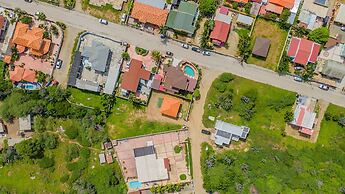 Cozy Tranquil 3BR 2BA Home w Private Pool Patio